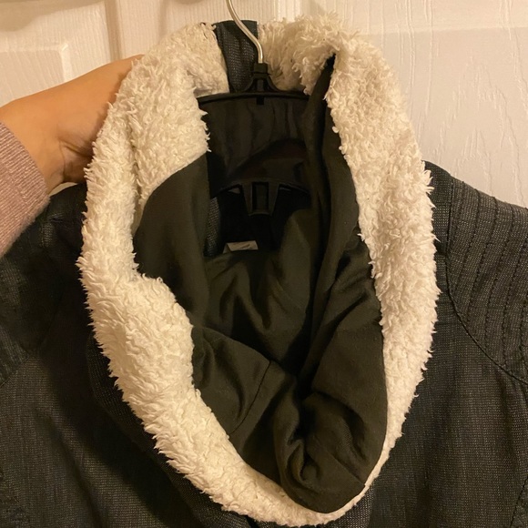 Lululemon “Apres Run Anorak” Deep Camo Herringbone Size 4 - Picture 8 of 9